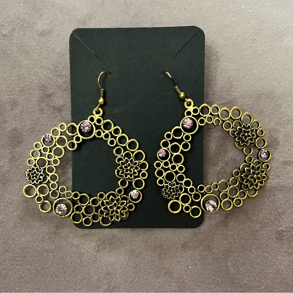 💜3/$20 NWT Gold-tone Earrings- Circular dangling boho style with purple stones